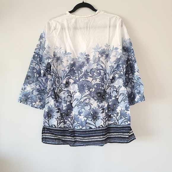 M COLLECTION White & Blue Floral V Neck Quarter Sleeve Lightweight Cotton - Picture 3 of 7